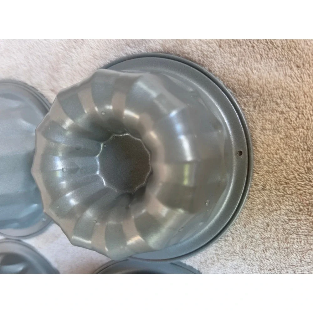 Set of 4 Mini Fluted Cake Pans Non-Stick Individual Bundt Baking Molds 4.5in